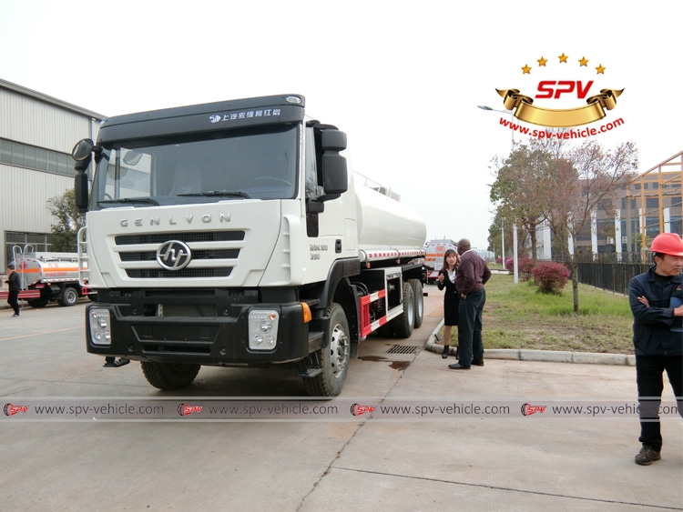 Sierra Leone client came for inspection on IVECO water bowser (Genlyon) Sierra Leone client came for inspection on IVECO water bowser (Genlyon)
